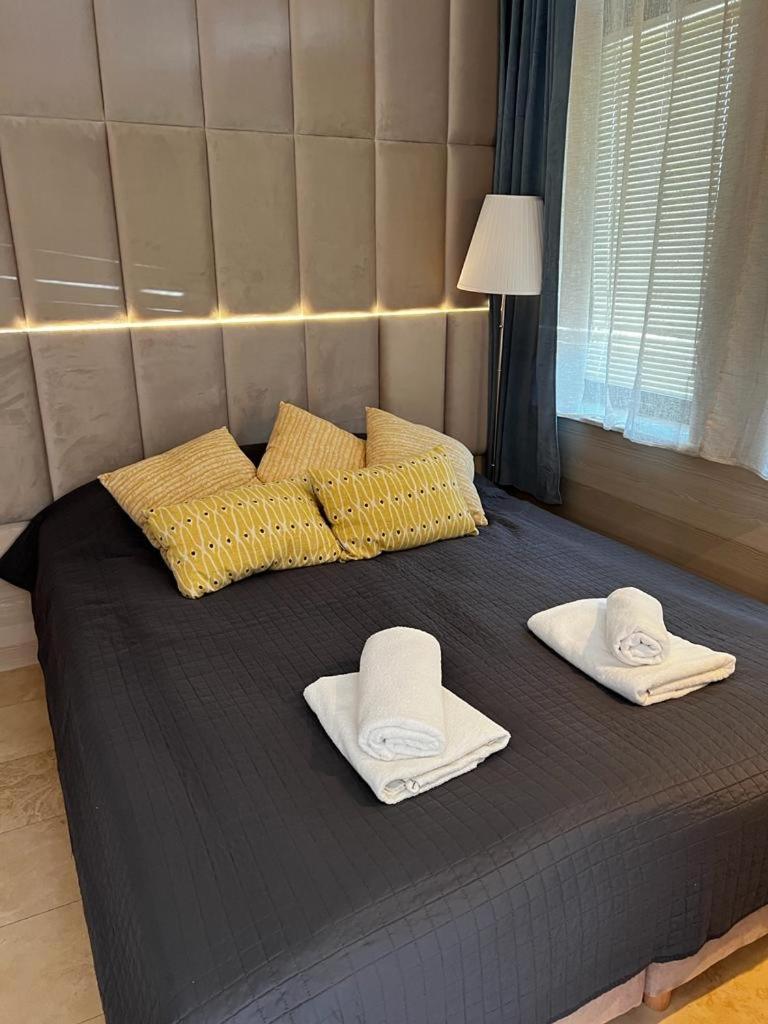 Sunnycliff Apartment เรวัล ภายนอก รูปภาพ